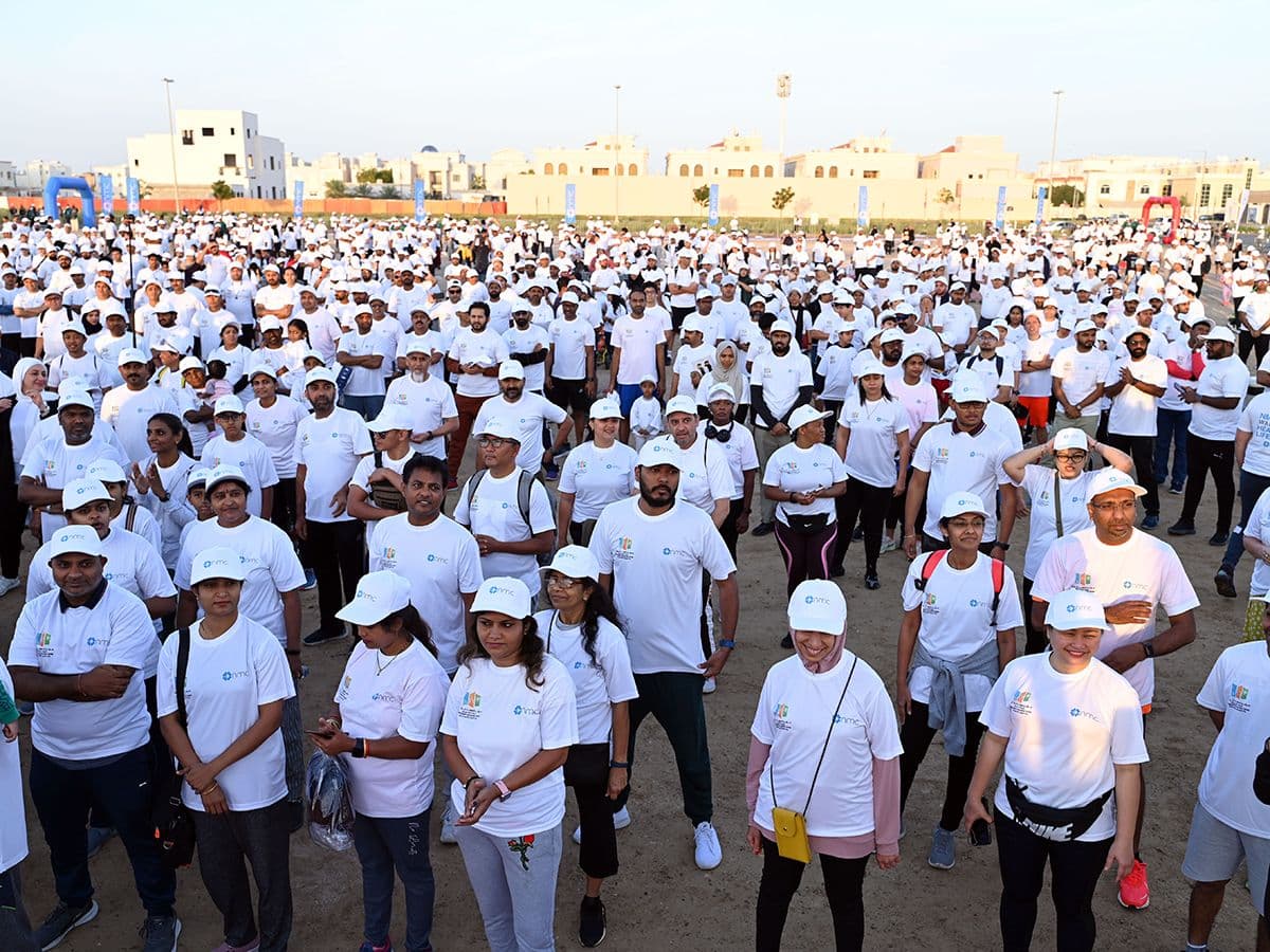 شارك أكثر من 4000 شخص في ماراثون أن أم سي للمشي بمدينة محمد بن زايد